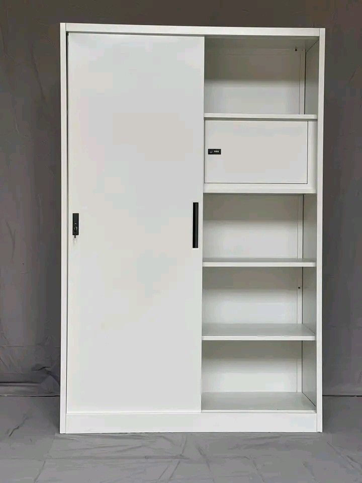 STEEL WARDOBE (Category: Bedding & Towels) located in Muntinlupa City. Submitted by amirah-05 (Listing ID 1468074023, Image 1). Description: brand new steel wardrobe , 2 door - 4 doors available w/ different design.