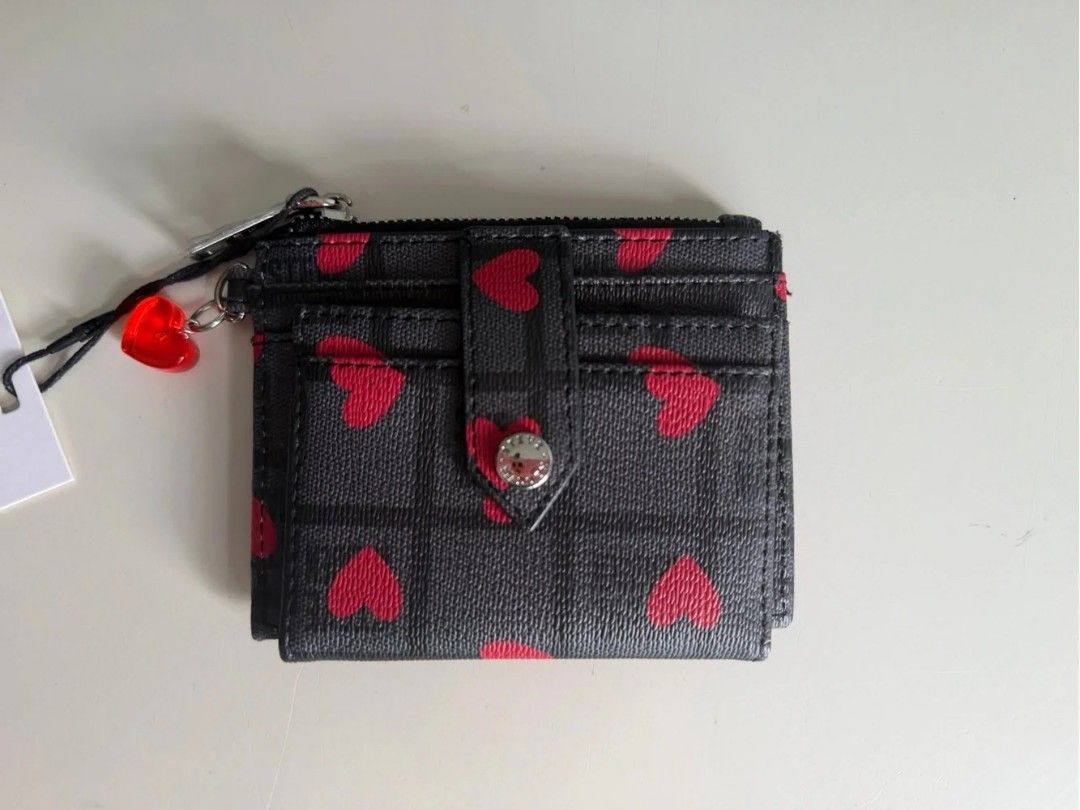 Steve Madden Card Wallet (Category: Wallets & Card holders) located in Bulacan. Submitted by finefindstuffbykdc_ (Listing ID 1468203319, Image 1). Description: Onhand Pinas.