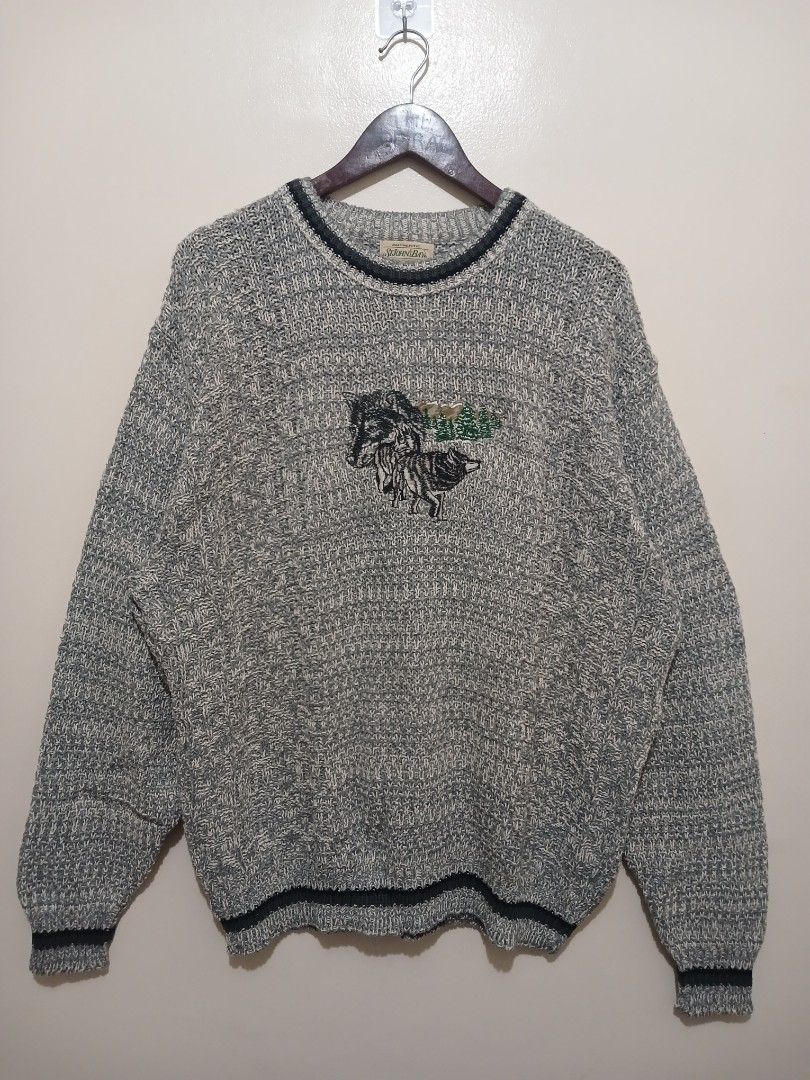 st.john'sBay knitted sweater (Category: Activewear) located in Manila. Submitted by mico136mm60564 (Listing ID 1468185998, Image 1). Description: St.John'sBay knitted sweater Dimension/size = 26x28 /M-L Condition = brandnew Color rare = 10/10 issue = None * brandnew with hangtag, needs wash lang 👌 PRICE = 980 Location = Taguig .