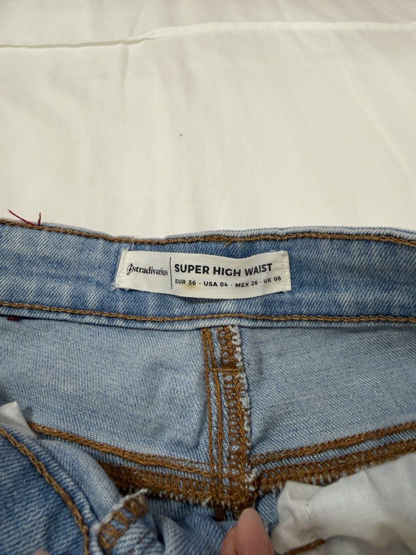 Stradivarious High Waist Denim Jeans Pants (Category: Jeans) located in San Juan City. Submitted by shoprinat (Listing ID 1468095849, Image 2). Description: .