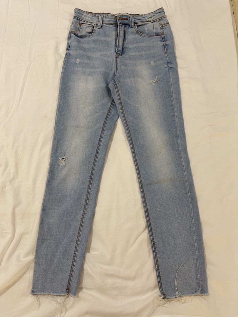 Stradivarious High Waist Denim Jeans Pants (Category: Jeans) located in San Juan City. Submitted by shoprinat (Listing ID 1468095849, Image 1). Description: .