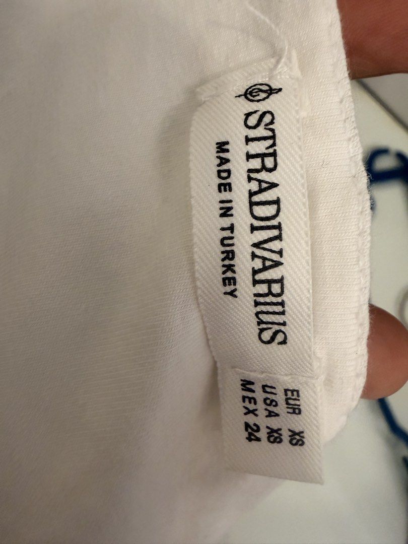 Stradivarius halter top (Category: Sleeveless) located in Quezon City. Submitted by destashingmycloset (Listing ID 1468125381, Image 2). Description: .