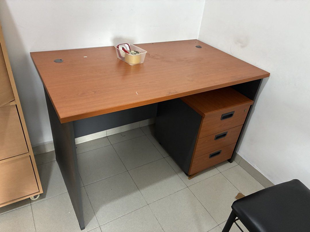 Study table (Category: Tables & Sets) located in Singapore. Submitted by jas_07 (Listing ID 1468097211, Image 1). Description: Good condition.