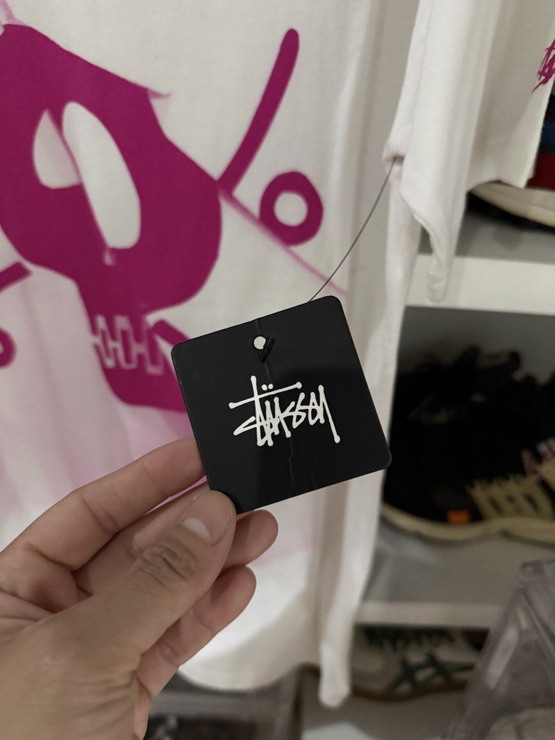 stussy pink skull and cross bones graphic tee (Category: Tshirts & Polo Shirts ) located in Makati City. Submitted by miamartinez1 (Listing ID 1468227821, Image 3). Description: Brand new deadstock vintage stussy pink skull and cross bones graphic tee Large in men’s With tag Bought from a resell store in LA Estimated width: 21in Width 29 in length Afpovai taguig/ Medical plaza makati I can provide a stussy paperbag .