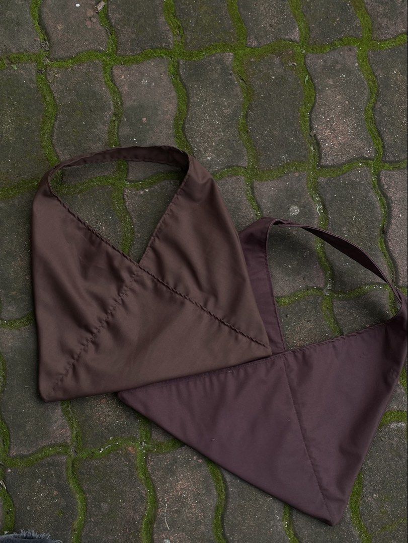 Stylish Hobo Tote Bag (Category: Shoulder Bags) located in San Pedro. Submitted by threadrick__ (Listing ID 1468238268, Image 3). Description: Freshly made by me! 3 stocks on Maroon 3 stocks on Brown.