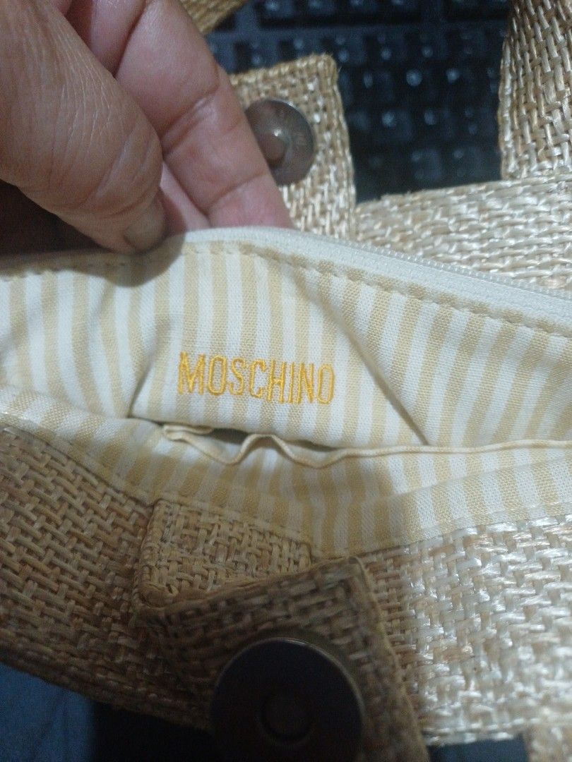 Summer tote bag (Category: Luxury Bags & Wallets) located in Manila. Submitted by truedolphin.de0da1 (Listing ID 1468072038, Image 2). Description: .