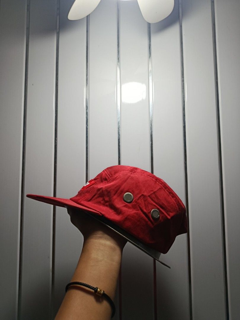 Supreme 5 panel cap (Category: Caps & Hats) located in Bacolod City. Submitted by empatees (Listing ID 1468191152, Image 3). Description: .