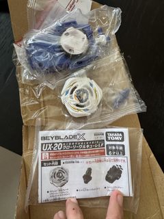 Takara Tomy Beyblade X UX-00 Aero Pegasus 3-70A Red & Beyblade CX-00 ...