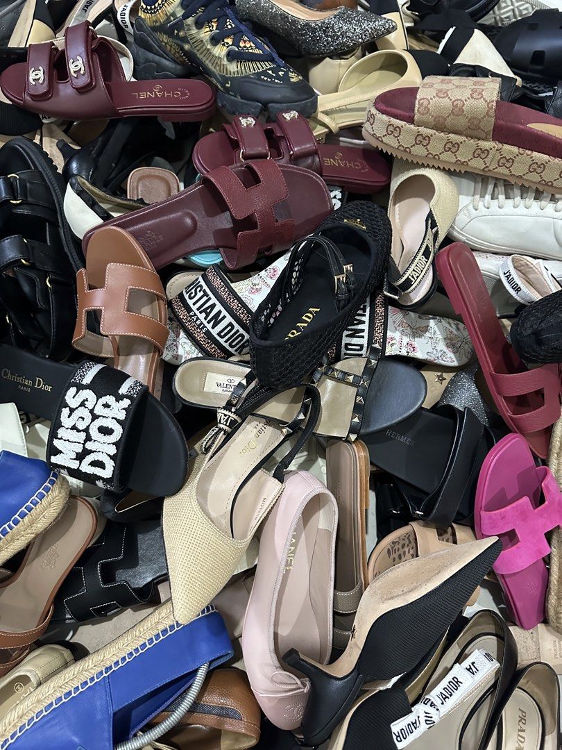 TEASEEEER ❤️ (Category: Flats & Sandals) located in Marikina City. Submitted by georgiaprelovestuff (Listing ID 1468100181, Image 3). Description: Teaser 🫣 Posting @6pm .