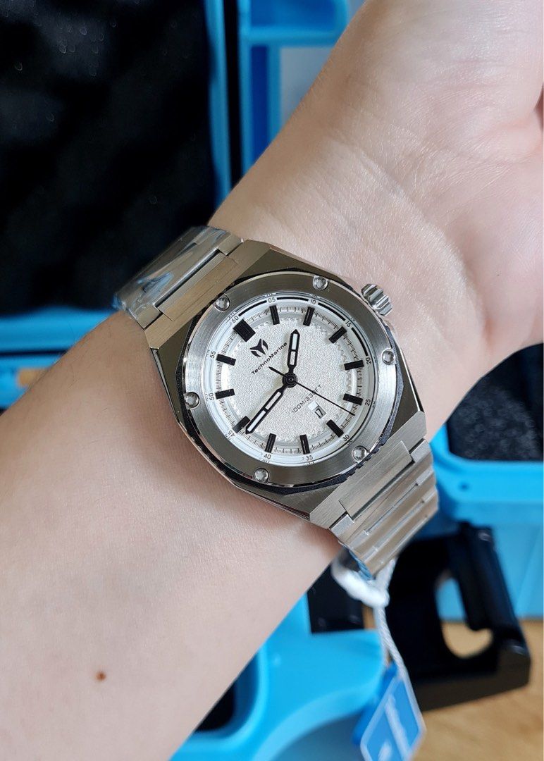 Technomarine CORAL Legacy (Category: Women's Watches) located in Quezon City. Submitted by mode.manila (Listing ID 1468276175, Image 1). Description: Details: 36mm Women’s Watch Model TM-416043 📌 INCLUDES: U.S. PACKAGE - box, manual, watch certificate Sale Price: ₱8,000 Free delivery within MM, same day delivery available .