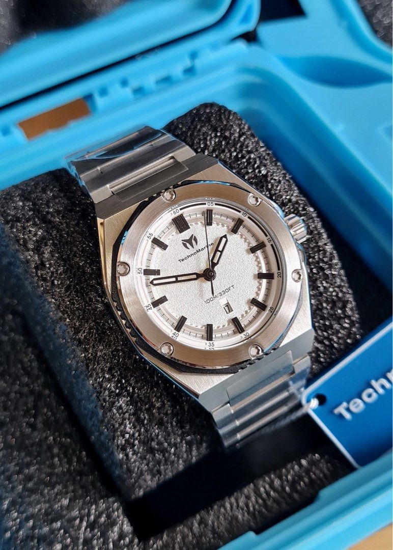 Technomarine CORAL Legacy (Category: Women's Watches) located in Quezon City. Submitted by mode.manila (Listing ID 1468276175, Image 3). Description: Details: 36mm Women’s Watch Model TM-416043 📌 INCLUDES: U.S. PACKAGE - box, manual, watch certificate Sale Price: ₱8,000 Free delivery within MM, same day delivery available .