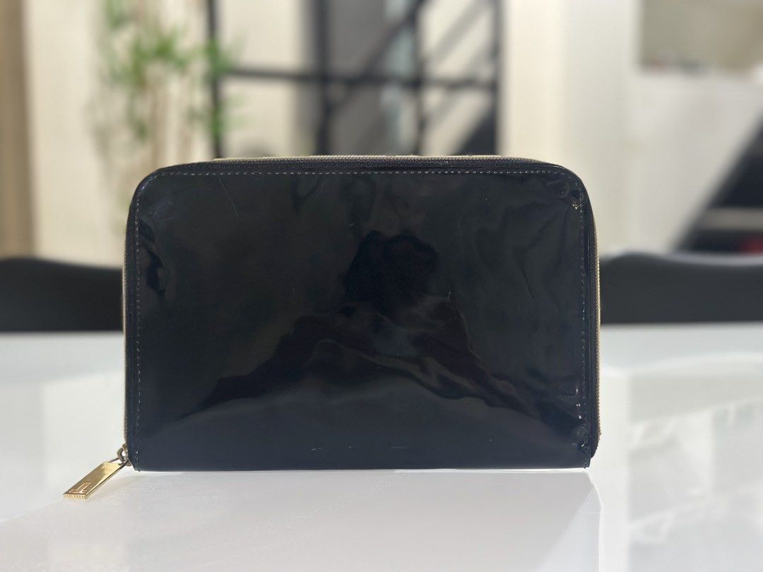 Ted Baker Slim Clutch Pouch (Category: Announcements) located in Panabo. Submitted by joyfulfindss (Listing ID 1468165095, Image 2). Description: Excellent Condition.