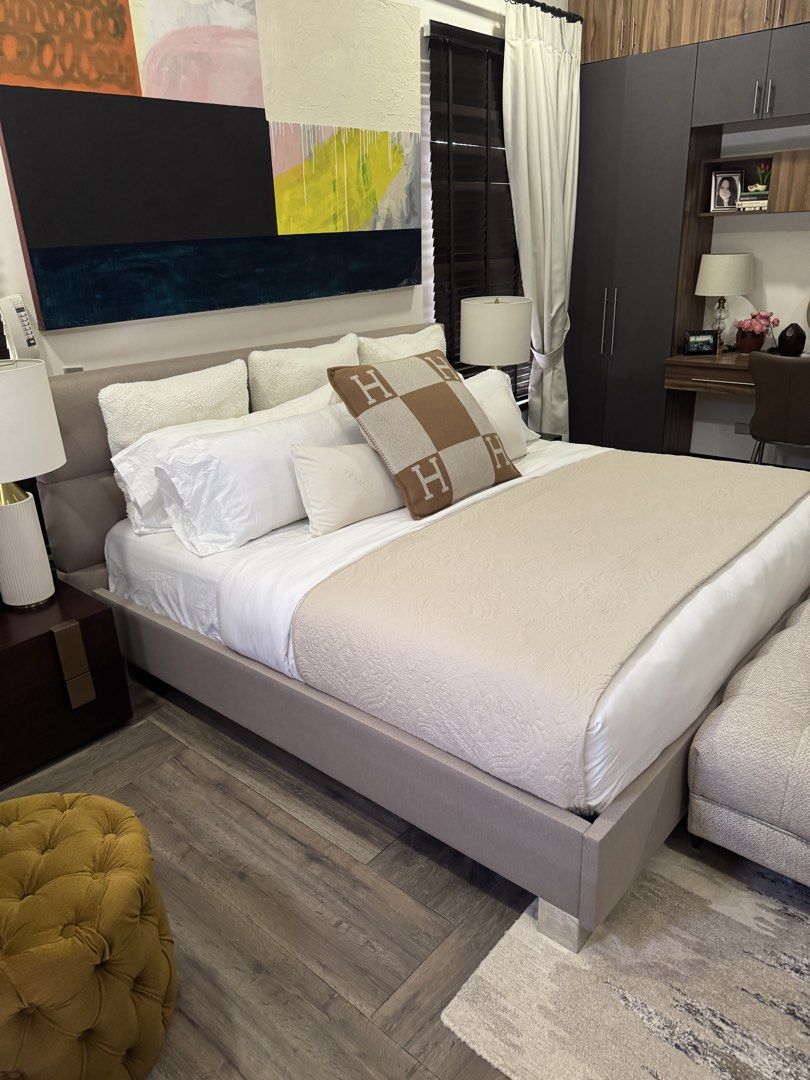 tempur prestige bed king xl complete set (Category: Bed Frames & Mattresses) located in Manila. Submitted by adamomaras54034 (Listing ID 1468089447, Image 1). Description: like new .