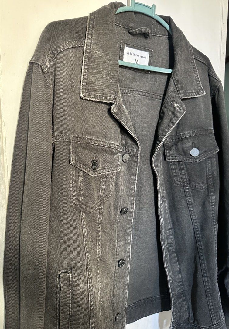 Terranova denim black wash jacket (Category: Coats, Jackets and Outerwear) located in Cavite. Submitted by chicfinds.slay (Listing ID 1468254482, Image 2). Description: ✨best fit medium to semi large (men size) ✨used once ✨white highlights are intended design like acid wash.