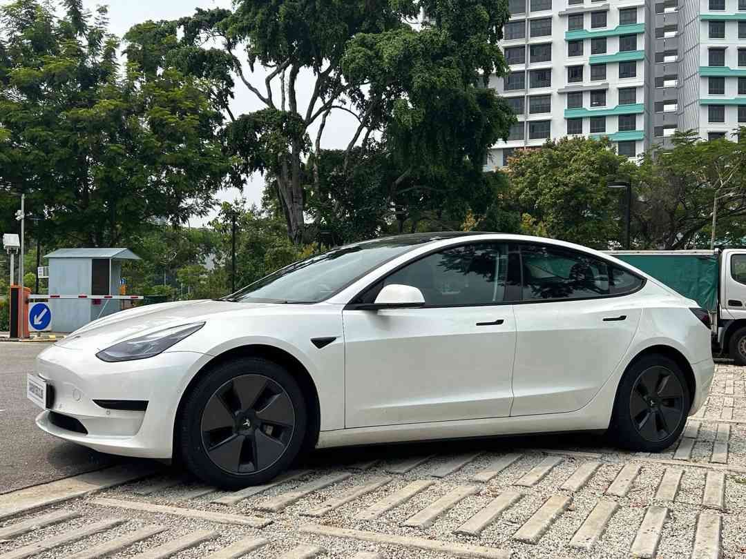 Tesla Model 3 Electric RWD 60 kWh (A) (Category: Used Cars) located in Singapore. Submitted by carbuyersclub (Listing ID 1466006005, Image 2). Description: Showroom: Car Buyers Automotive Pte Ltd 1 Kampong Ampat #07-09/10 Singapore 368314 CarBuyers Club SG #1 Tesla reseller, 500+ Google reviews, SGCM Premium Dealer 2026! One previous owner. Massive cash rebate of $15,980 to grab at the end of COE. Very well taken by the previous owner. Comes with