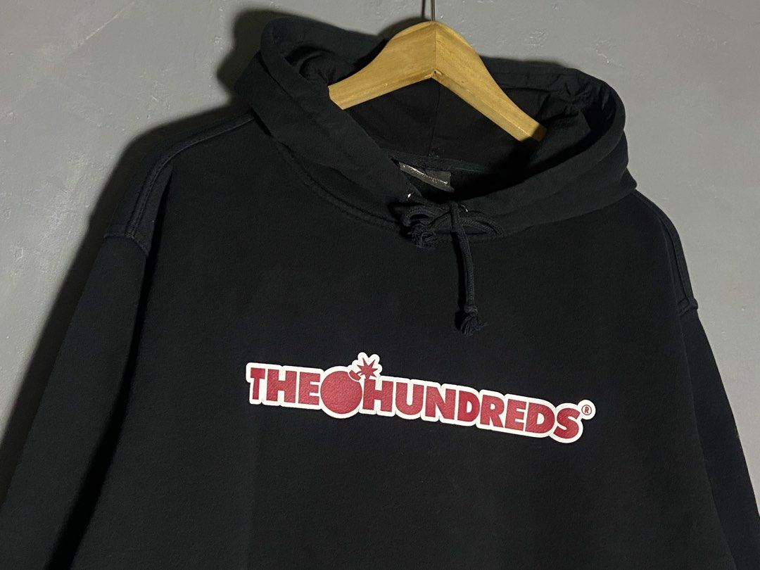 The Hundreds (Category: Hoodies) located in Cabuyao City. Submitted by chukz_x (Listing ID 1468255704, Image 3). Description: The Hundreds Size : Large Dimes : 23W 29L Condition : Excellent Issue : none Price : 1,500 📍READY TO WEAR 📍Cabuyao Laguna.