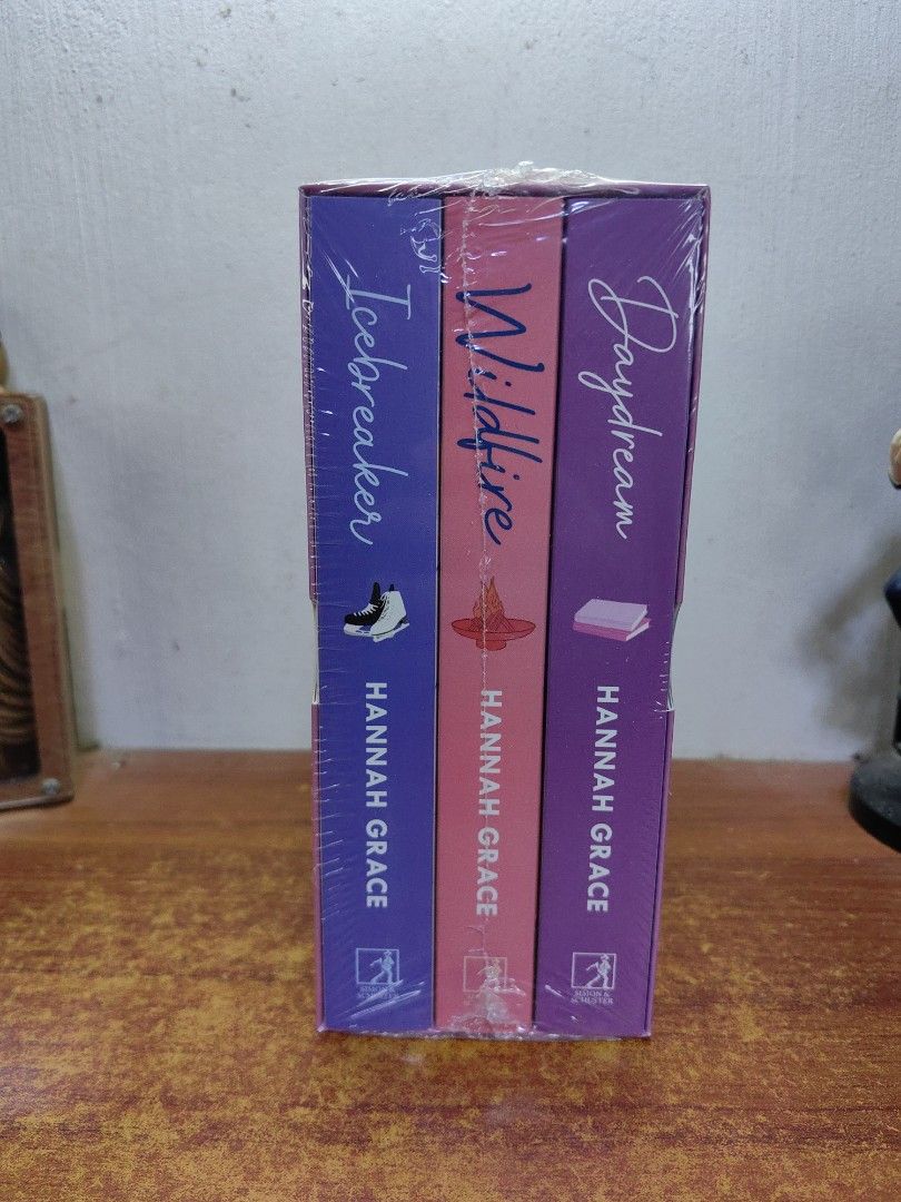 The Maple Hills Series - Hannah Grace (Category: Looking For) located in Tarlac. Submitted by chapterse7en (Listing ID 1468067863, Image 2). Description: IMPORTANT: Serious buyers only. Lowballers and unresponsive buyers who ghost the chat will be automatically BLOCKED. Please do not message if you have no real intention of purchasing. Thank you for respecting my time. Brandnew Trade Paperback 2 sets available 1 set SOLD 1 set LEFT Mode of Paymen