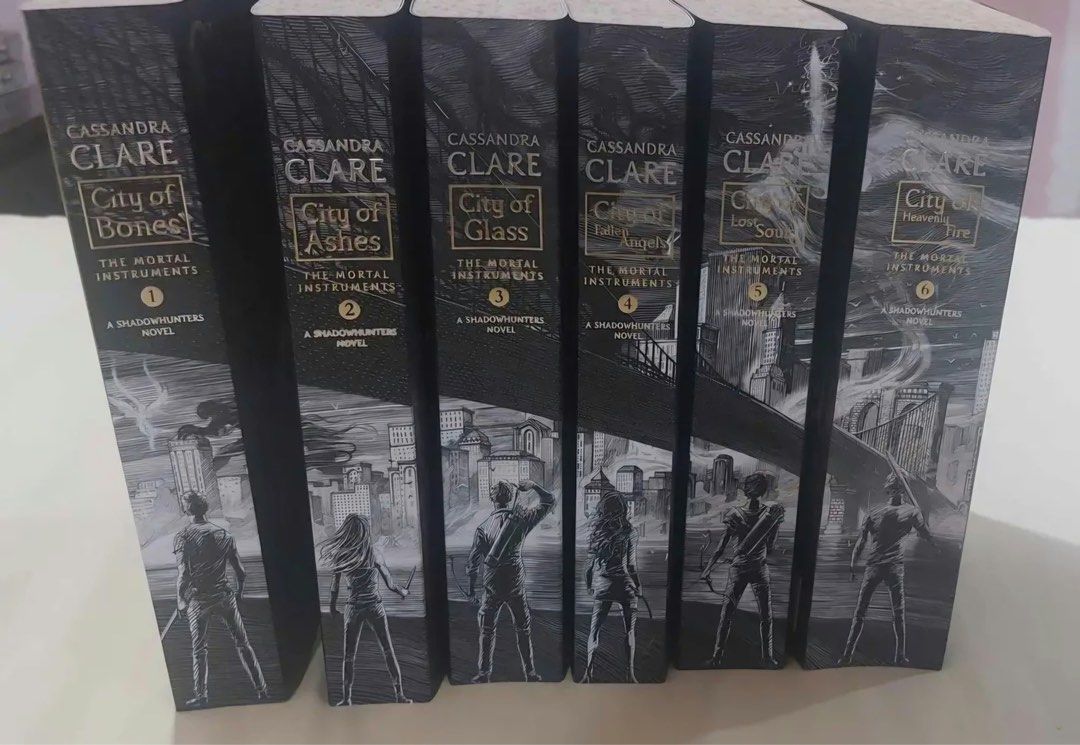 The Mortal Instruments Complete Novel Series (Paperback) (Category: Storybooks) located in Quezon City. Submitted by choupapiii (Listing ID 1468122089, Image 2). Description: 🧹 RFS: Decluttering 📚 Condition: Never used but unsealed. Foxing on the top of the pages only. 🪙 Price: P2,500 for the whole set (negotiable) 💵 MOP: GCash/Gotyme/BPI (no reservation, first to pay basis) 📍Location: QC or Makati 🏍 MOD: Lalamove delivery fee c/o buyer.