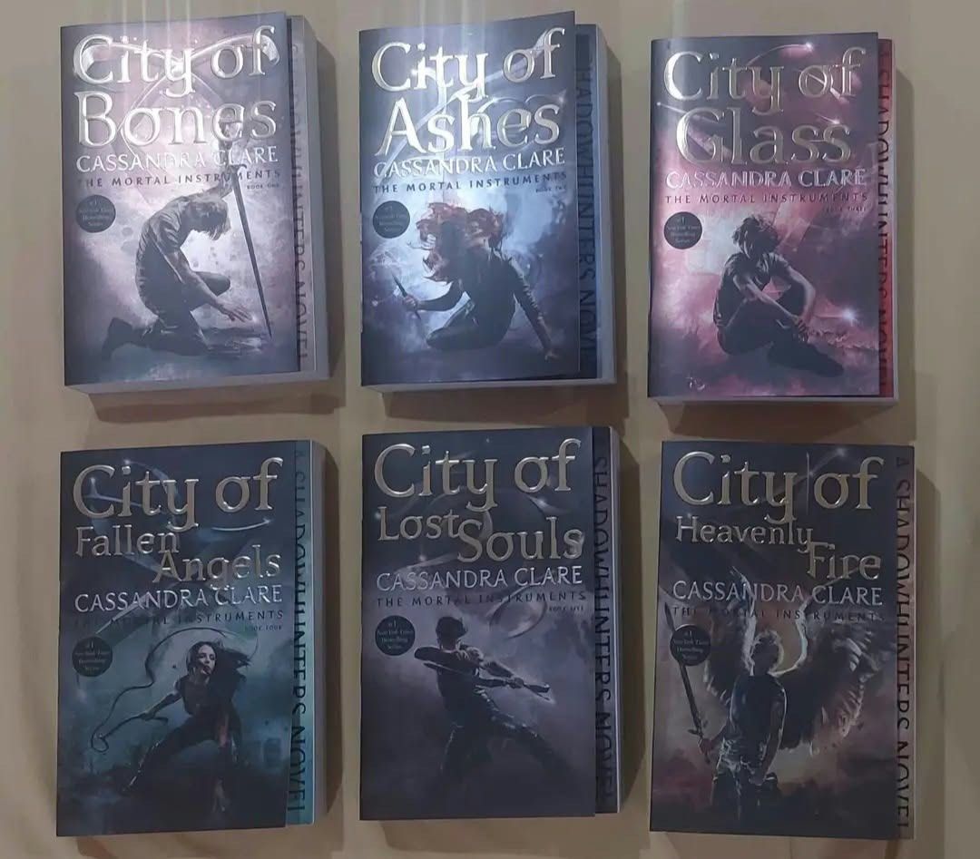 The Mortal Instruments Complete Novel Series (Paperback) (Category: Storybooks) located in Quezon City. Submitted by choupapiii (Listing ID 1468122089, Image 1). Description: 🧹 RFS: Decluttering 📚 Condition: Never used but unsealed. Foxing on the top of the pages only. 🪙 Price: P2,500 for the whole set (negotiable) 💵 MOP: GCash/Gotyme/BPI (no reservation, first to pay basis) 📍Location: QC or Makati 🏍 MOD: Lalamove delivery fee c/o buyer.