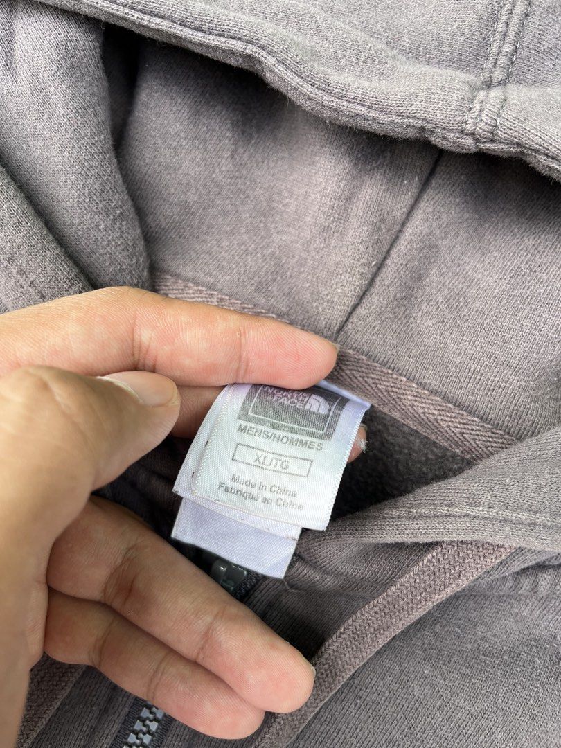 THE NORTH FACE FULL ZIP HOODIE (Category: Hoodies) located in Quezon City. Submitted by kentstuff (Listing ID 1468086555, Image 3). Description: THE NORTH FACE FULL ZIP Size XL On Tag Shoulder-Hem : 29” Pit-Pit : 25” Condition: Excellent CR: 9/10 Flaws: good fade Needwash DISCLAIMER: This is a thrifted item. All brands, logos, and trademarks belong to their rightful owners. We’re here to rehome great pieces — no brand affiliation intended..