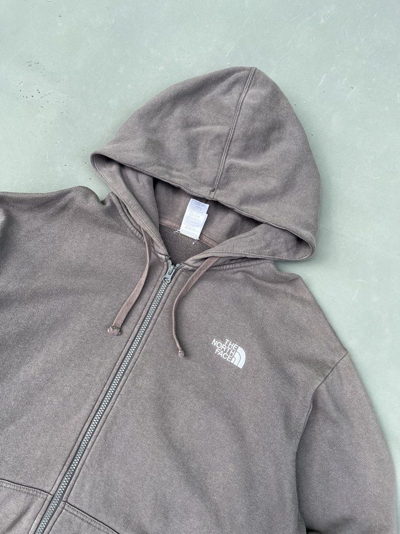 THE NORTH FACE FULL ZIP HOODIE (Category: Hoodies) located in Quezon City. Submitted by kentstuff (Listing ID 1468086555, Image 2). Description: THE NORTH FACE FULL ZIP Size XL On Tag Shoulder-Hem : 29” Pit-Pit : 25” Condition: Excellent CR: 9/10 Flaws: good fade Needwash DISCLAIMER: This is a thrifted item. All brands, logos, and trademarks belong to their rightful owners. We’re here to rehome great pieces — no brand affiliation intended..