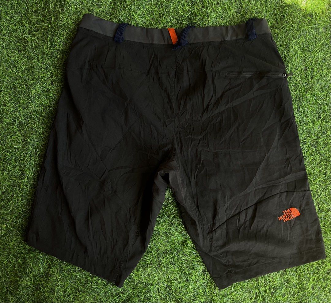 THE NORTH FACE NYLON SHORT (Category: Shorts) located in Carcar. Submitted by thrift_kidd (Listing ID 1468105656, Image 1). Description: The North Face Men’s Black FlashDry Hiking / Outdoor Shorts Style: Hiking / Trail / Outdoor Shorts Fabric: FlashDry-XD™ — quick-dry, stretch, water-repellent￼￼￼ Waist: 34 Length: 21 Excellent to as new condition No issue naman , nilagyan lang ng pasokan sa belt DM ME TO PURCHASE 📩.