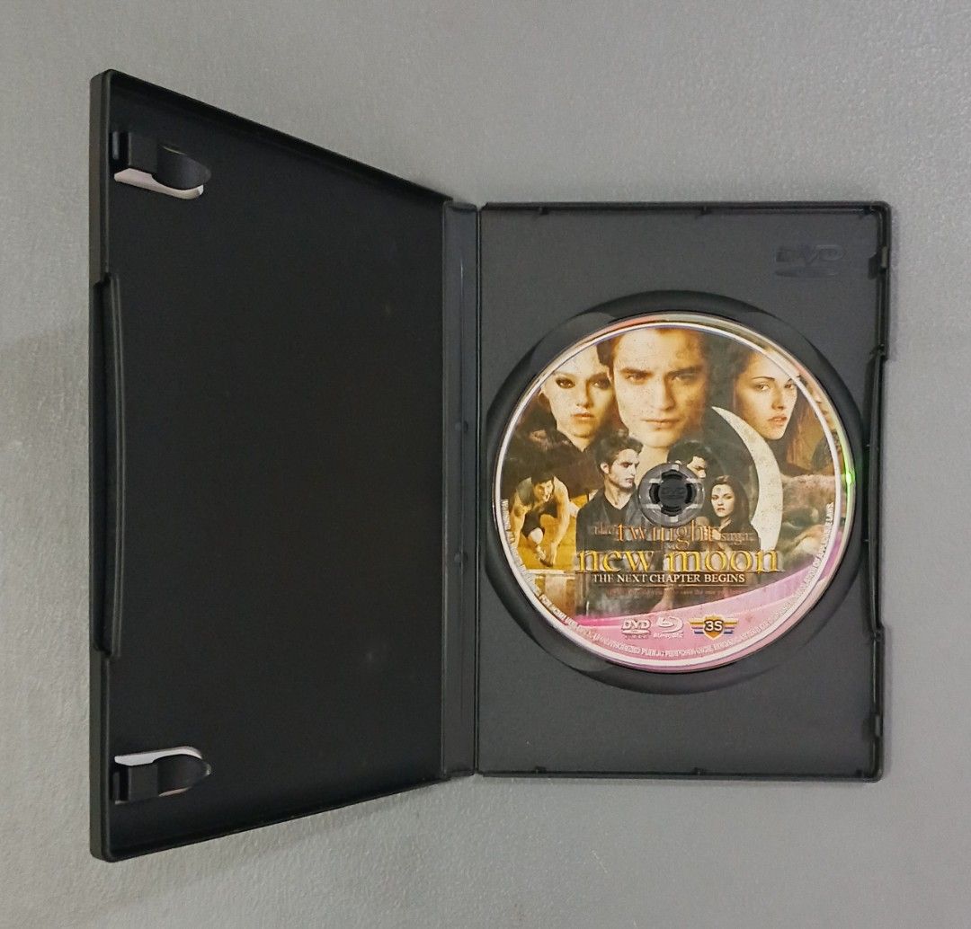 The Twilight Saga New Moon and Eclipse Blu-ray Copy DVDS (Category: CDs & DVDs) located in Bulacan. Submitted by honhonliz (Listing ID 1468074549, Image 3). Description: ₱100.00 each - Includes 2 Twilight movies: New Moon and The Twilight Saga 3 Eclipse - Genre: romantic fantasy / vampire fantasy - Format: Blu-ray Widescreen Edition (High Definition) - Complete with both original cases and discs - Great addition for any Twilight fan or movie coll