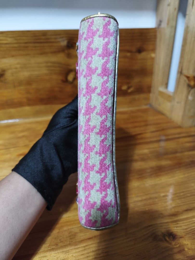 Thinkbee wallet (Category: Wallets & Card holders) located in Baguio. Submitted by queenlyne_vintage_rare_finds (Listing ID 1468104395, Image 2). Description: .