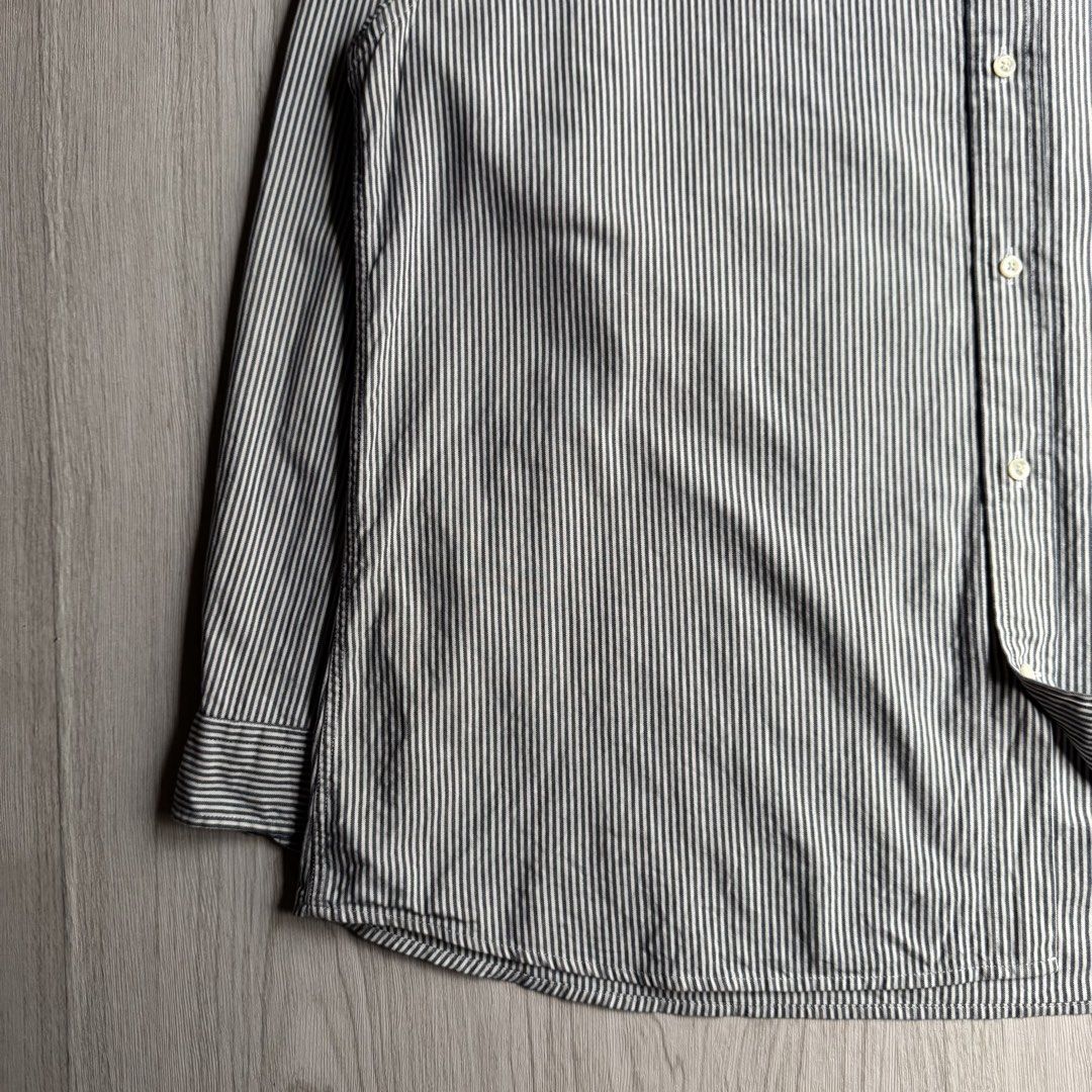 Thomas more pinstripe button-up shirt (Category: Formal Shirts) located in Zamboanga. Submitted by rustic.rev (Listing ID 1468077646, Image 3). Description: Thòmas mòre pinstripe button-up shirt In excellent condition Tagged: L Actual Measurements: Pit to pit: 24.5” Length: 30.5” Shoulders: 20.5” Sleeves length: 24” Shipping fee applies Loc. Mindanao.