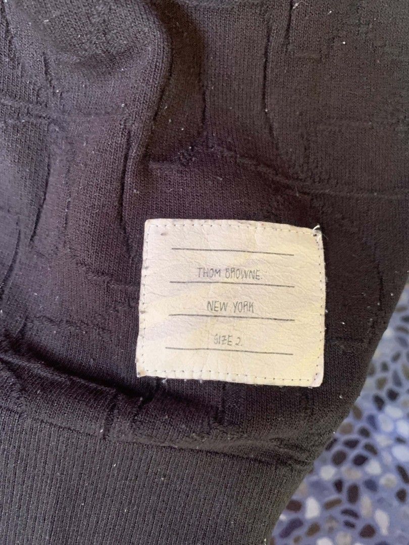 THOME BROWNE (Category: Formal Shirts) located in Kapalong. Submitted by prfy_gmrno (Listing ID 1468134334, Image 2). Description: EXCELLENT CONDITION COLOR RATE 10/10 (COLOR MAY VARY DUE TO LIGHTING) SIZE L DIMES W-20 L-28.