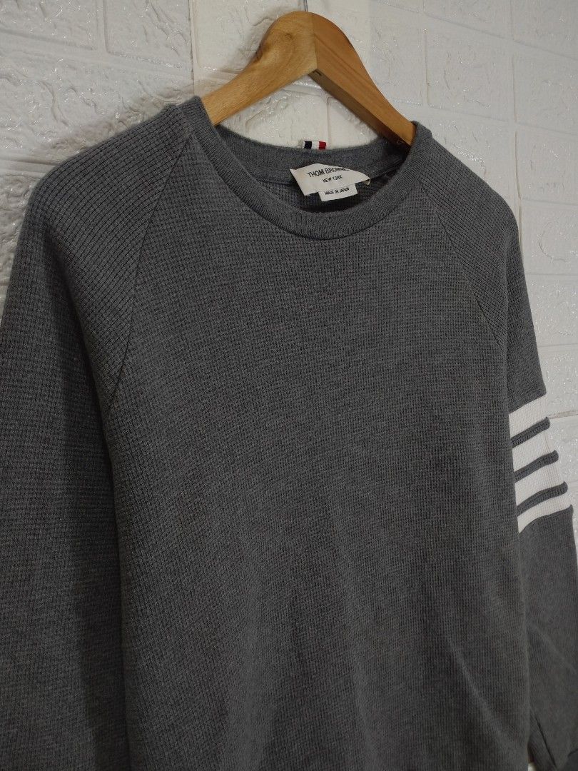 THOME BROWNE CREWNECK (Category: Coats, Jackets and Outerwear) located in Baguio. Submitted by dansteals (Listing ID 1468062366, Image 3). Description: 24 x 21 MEDIUM SIZE 2 on Tag.