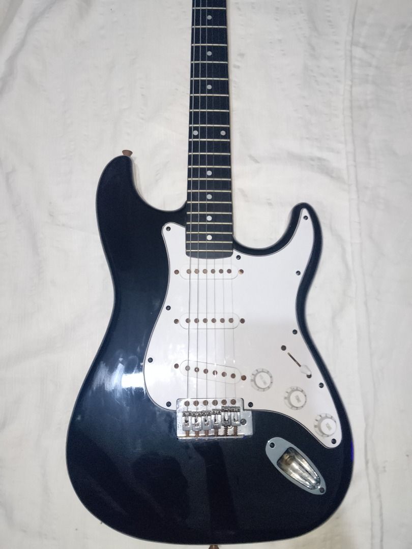 Thompson St-1 (Category: Musical Instruments) located in Caloocan City. Submitted by jonliyah (Listing ID 1468254122, Image 1). Description: For sale/swap sa multi efx with add cash sale ₱2500 rusty tuning pegs at small dent lang issue niya SAN JOSE DEL MONTE BULACAN LOCATION can do meetup around tungko/muzon .