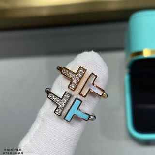(Category: ) located in . Submitted by lunea.jewelry (Listing ID 1468216970, Image 1). Description: .