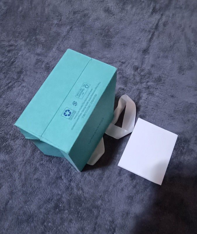 Tiffany Small Paper Box (Category: Everything Else Others) located in Bacoor. Submitted by nineties_kid (Listing ID 1468106811, Image 3). Description: <==== Tiffany Small Paper Box Bag width: 5 inches Bag length: 5.7 inches Bag space: 3 inches _________________________ -Modes Of Delivery: J&T/Lalamove/ LBC (Cash on Pick-up or COD -Meet-up (Bacoor Cavite Area/Mandaluyong-Shaw,Hulo,Makati Ave) -Modes Of Payment: GCASH NO LAST MINUTE CANCELLATION AN