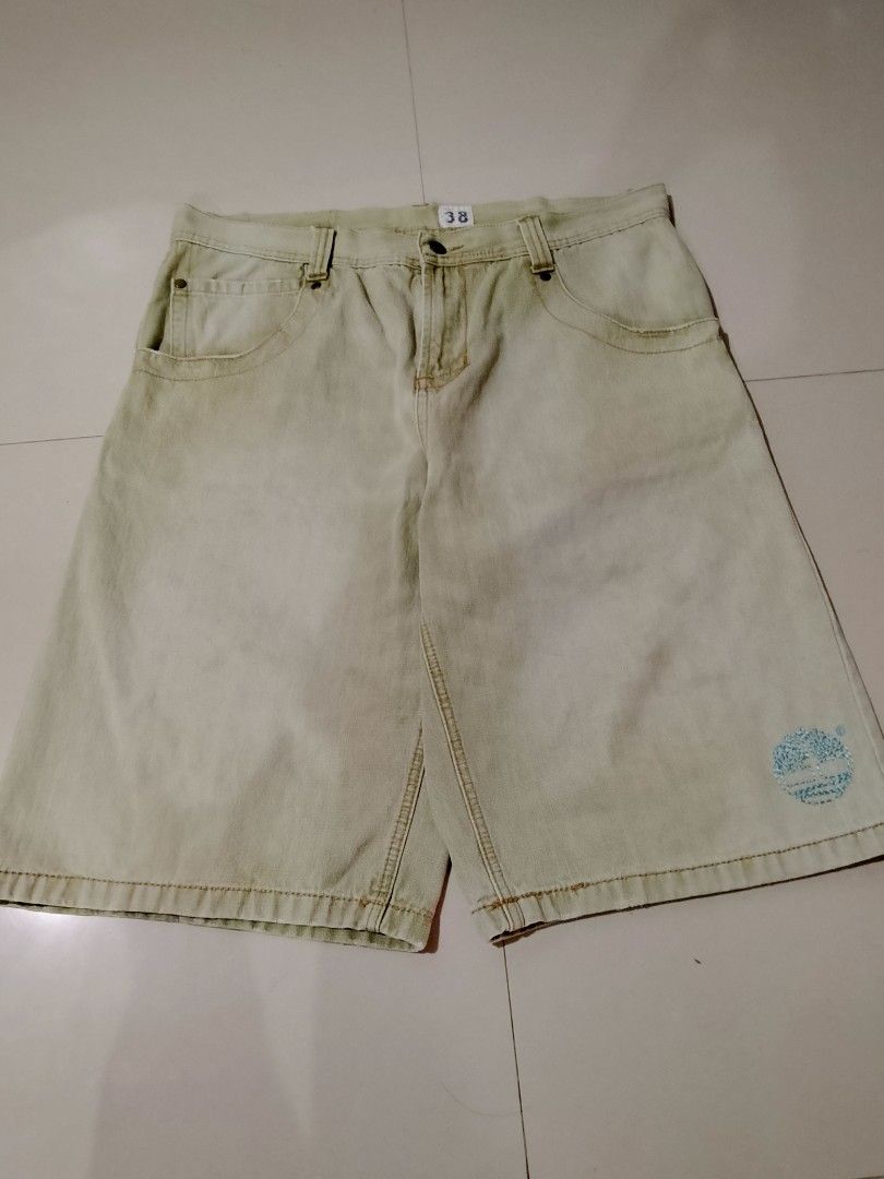 TIMBERLAND BIG POCKET JORTS (Category: Jeans) located in Cavite. Submitted by jftxthrift (Listing ID 1468060841, Image 2). Description: sz 37-38 length 25.5 thigh 14 l.o 12.5.
