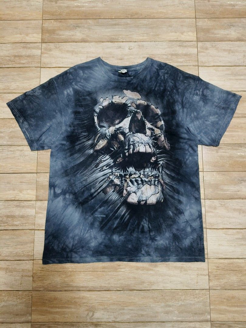 Tm Skull shirt (Category: Tshirts & Polo Shirts ) located in Siniloan. Submitted by talktotheroses (Listing ID 1468209111, Image 1). Description: no issue.