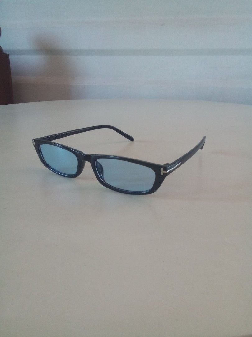Tom Ford Alejandro blue lens slim rectangles sunglasses (Category: Sunglasses & Eyewear) located in Makati City. Submitted by pinkeealvarez (Listing ID 1468060318, Image 1). Description: .