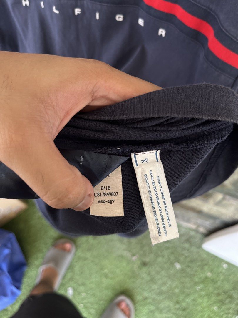 Tommy Hilfiger Center Script Tshirt (Category: Tshirts & Polo Shirts ) located in Cagayan de Oro. Submitted by curatedheirloomph_ (Listing ID 1468122323, Image 3). Description: 𝘿𝙞𝙢𝙚𝙣𝙨𝙞𝙤𝙣𝙨: 22x28 𝘽𝙚𝙨𝙩 𝙁𝙞𝙩: Large 𝘾𝙤𝙣𝙙𝙞𝙩𝙞𝙤𝙣 & 𝘾𝙤𝙡𝙤𝙧 𝙍𝙖𝙩𝙚: Excellent (9.5/10) 𝙄𝙨𝙨𝙪𝙚: Needs wash 𝘼𝙪𝙩𝙝𝙚𝙣𝙩𝙞𝙘𝙞𝙩𝙮 𝘿𝙚𝙘𝙡𝙖𝙧𝙖𝙩𝙞𝙤𝙣: Authentic.