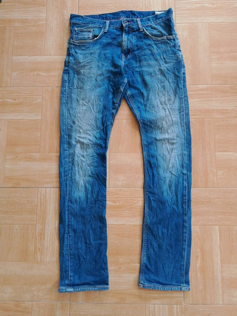 Tommy Hilfiger denim jeans (Category: Activewear) located in Cateel. Submitted by melvin_122 (Listing ID 1468282599, Image 1). Description: .