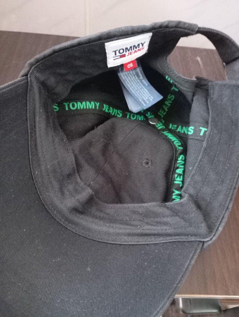 Tommy jeans cap (Category: Caps & Hats) located in Las Pinas. Submitted by quick_deals_great_finds2 (Listing ID 1468088266, Image 3). Description: Original with natural fading Good condition.