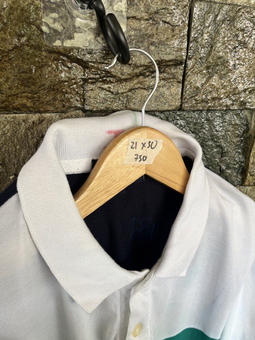 Tommy Jeans Script Three-tone Poloshirt (Category: Tshirts & Polo Shirts ) located in Cagayan de Oro. Submitted by curatedheirloomph_ (Listing ID 1468226326, Image 3). Description: 𝘿𝙞𝙢𝙚𝙣𝙨𝙞𝙤𝙣𝙨: 21x30 𝘽𝙚𝙨𝙩 𝙁𝙞𝙩: Large - XL 𝘾𝙤𝙣𝙙𝙞𝙩𝙞𝙤𝙣 & 𝘾𝙤𝙡𝙤𝙧 𝙍𝙖𝙩𝙚: Excellent (9.5/10) 𝙄𝙨𝙨𝙪𝙚: Needs wash 𝘼𝙪𝙩𝙝𝙚𝙣𝙩𝙞𝙘𝙞𝙩𝙮 𝘿𝙚𝙘𝙡𝙖𝙧𝙖𝙩𝙞𝙤𝙣: Authentic.