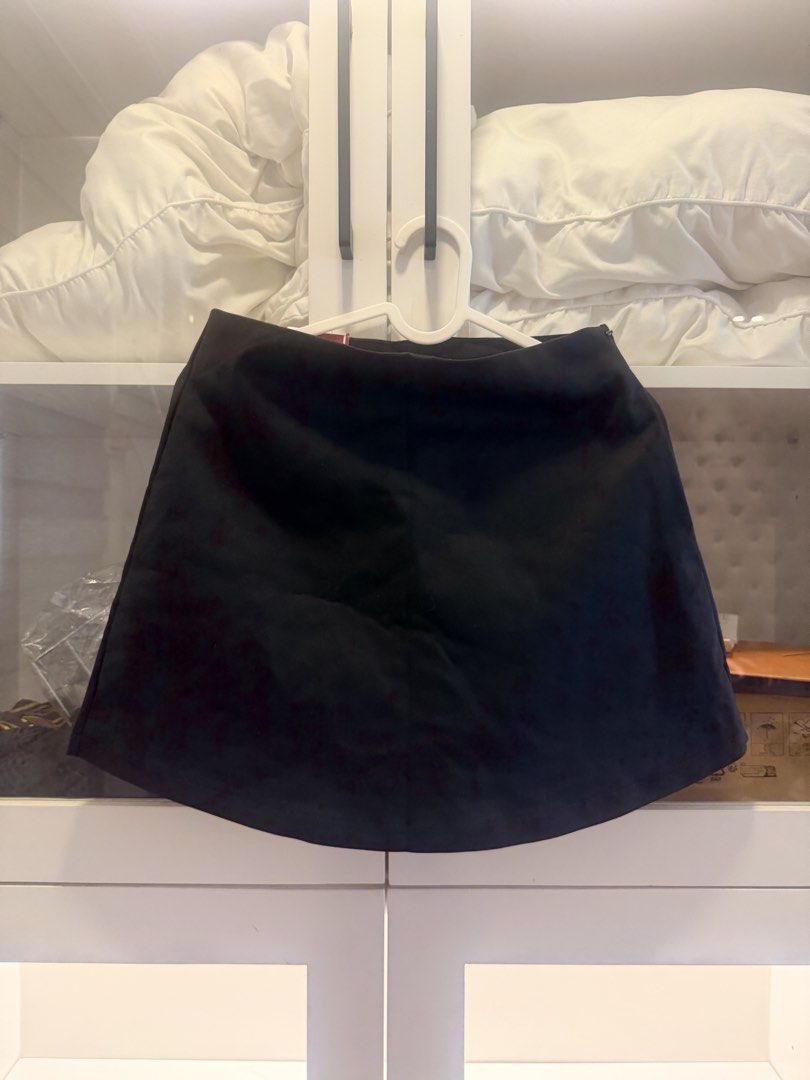 Ton bewry Skort (Category: Other Bottoms) located in Quezon City. Submitted by destashingmycloset (Listing ID 1468105194, Image 1). Description: .