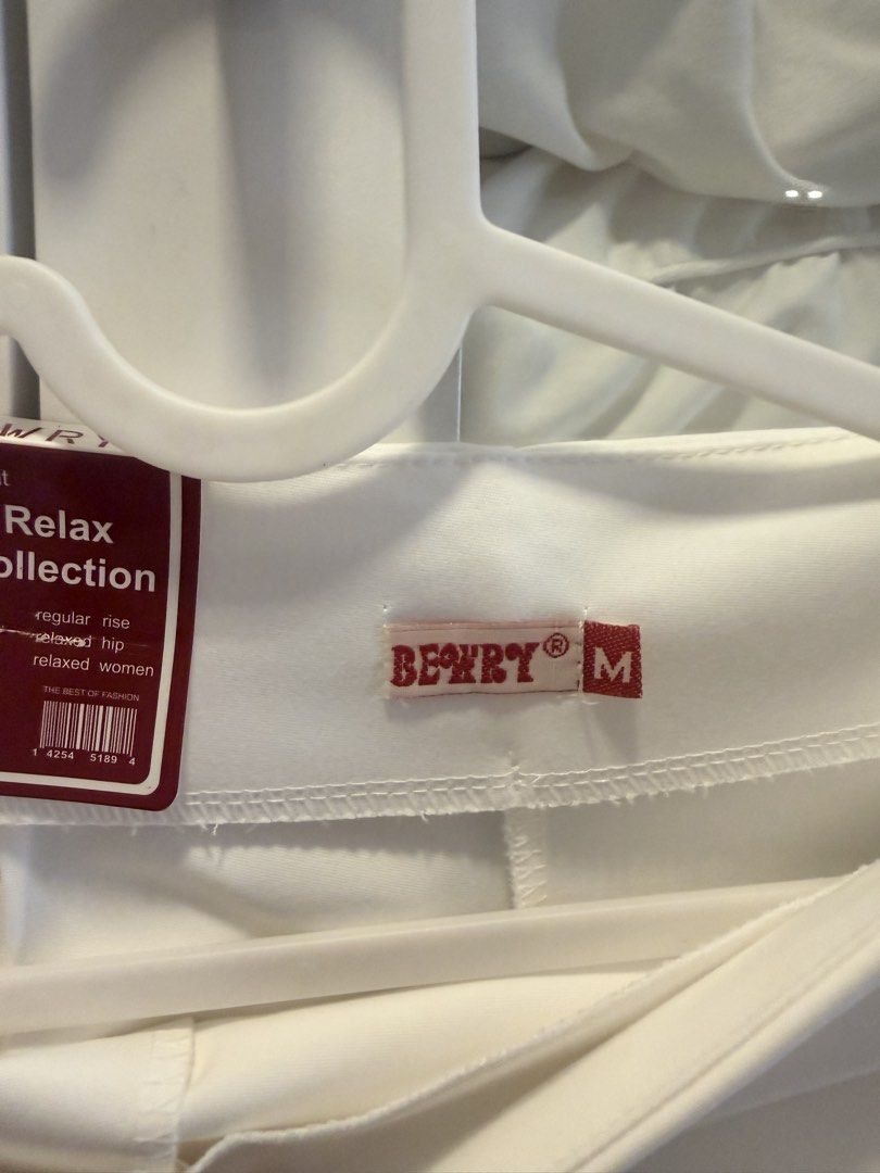 Ton bewry skort (Category: Other Bottoms) located in Quezon City. Submitted by destashingmycloset (Listing ID 1468105298, Image 2). Description: .