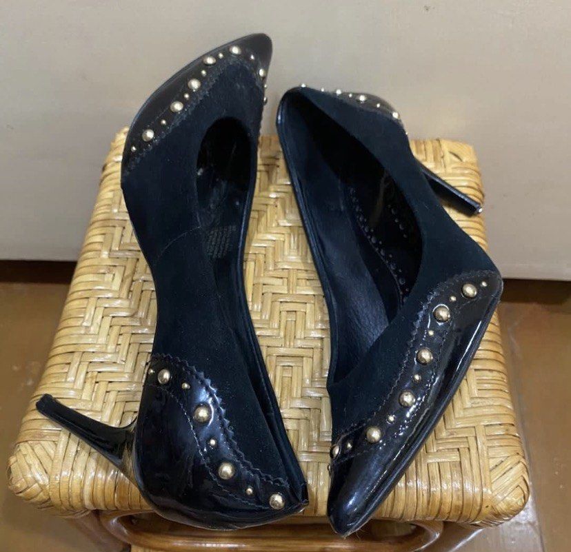 Tory Burch Black Studded Pointed Toe Stiletto Heels (Category: Heels) located in Muntinlupa City. Submitted by hollieberrygirl (Listing ID 1468122341, Image 3). Description: Tory Burch Black Patent & Velvet Studded Heels 3” heels Size 7 *heel tip for replacement P3,950 Seller is not responsible for anything that happens to the item after purchase. SF c/o buyer.