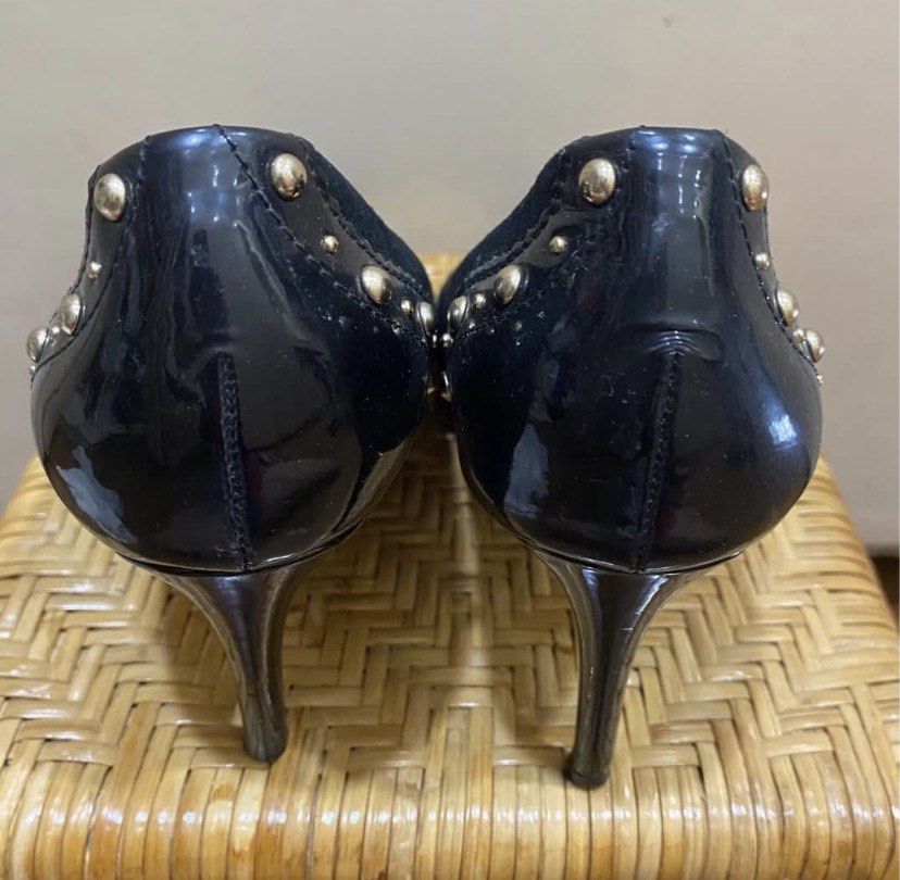 Tory Burch Black Studded Pointed Toe Stiletto Heels (Category: Heels) located in Muntinlupa City. Submitted by hollieberrygirl (Listing ID 1468122341, Image 2). Description: Tory Burch Black Patent & Velvet Studded Heels 3” heels Size 7 *heel tip for replacement P3,950 Seller is not responsible for anything that happens to the item after purchase. SF c/o buyer.