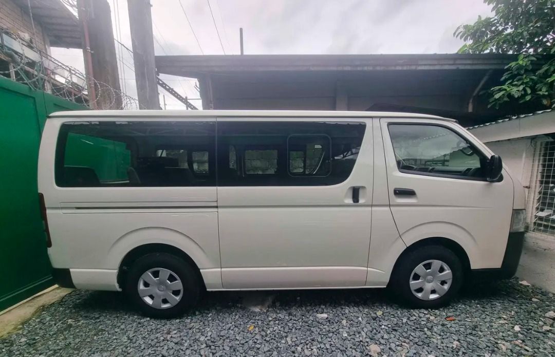 Toyota Hiace Commuter Manual (Category: Used Cars) located in Caloocan City. Submitted by luckydog_dd4e6f (Listing ID 1468114199, Image 3). Description: Toyota Hiace Commuter 2017 model odo: 40k Asking: 880,000.