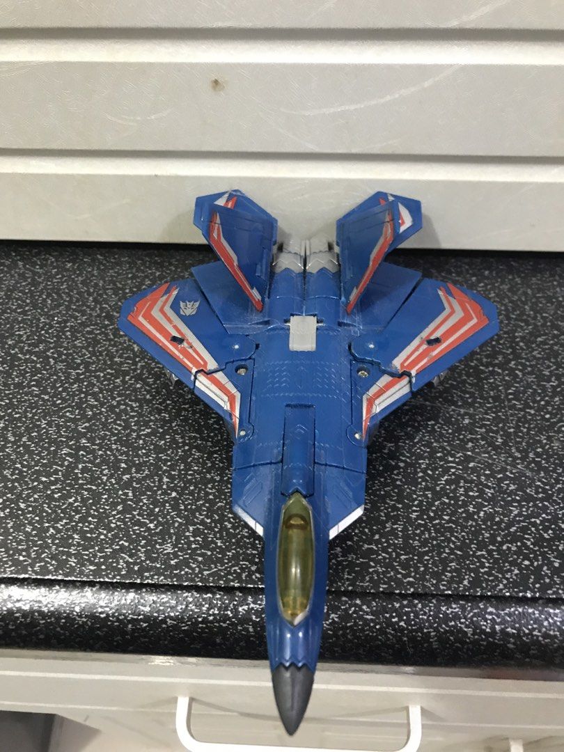 Toys Transformers (Category: Action & Battle Toys) located in San Mateo. Submitted by quikzee (Listing ID 1468073588, Image 2). Description: Issue 2 arms Toys Transformers ₱270.