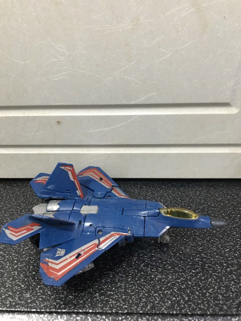 Toys Transformers (Category: Action & Battle Toys) located in San Mateo. Submitted by quikzee (Listing ID 1468073588, Image 3). Description: Issue 2 arms Toys Transformers ₱270.