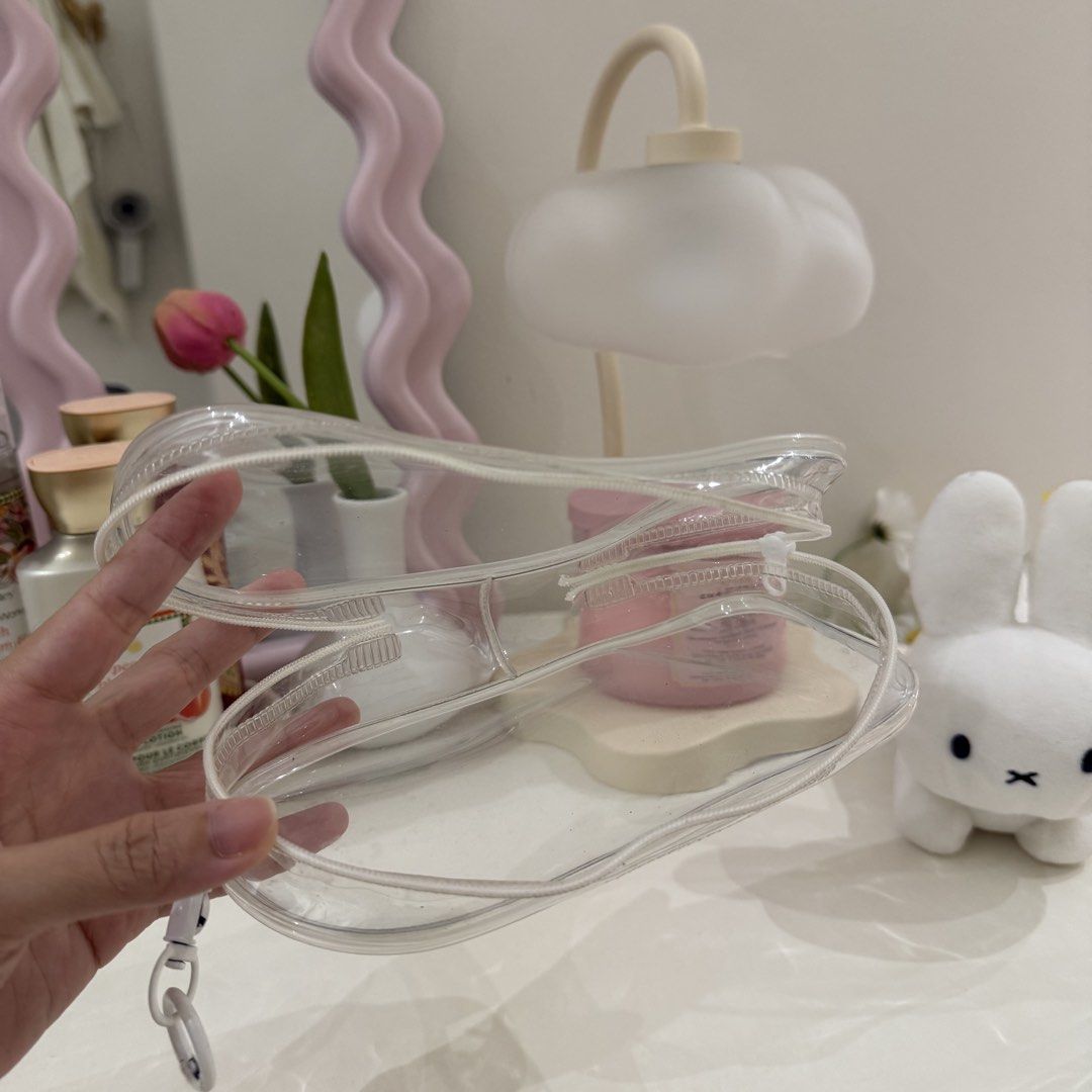 Transparent Pouch for Pendant Plushies or Makeup Preloved (Category: Purses & Pouches) located in San Pedro. Submitted by jellybean.co (Listing ID 1468064373, Image 2). Description: .