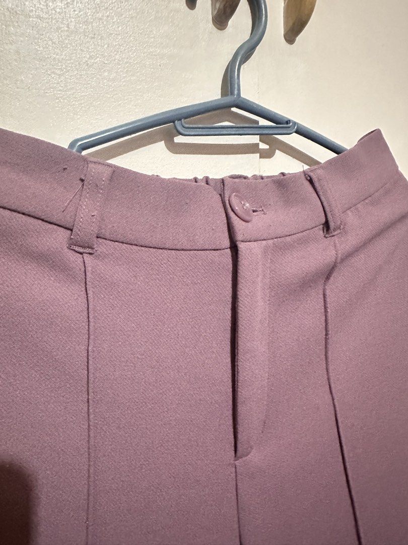 Trouser pants (Category: Other Bottoms) located in Tandag. Submitted by kawaiispreloved (Listing ID 1468231465, Image 3). Description: 26-27.